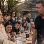 Nitko nije imao hrabrosti stati u moju obranu. Moja je kći spustila pogled, a ja sam se samo ustala, poljubila svako dijete i iz torbe izvadila omotnicu zavezanu špagom. Nitko nije imao hrabrosti stati u moju obranu. Moja je kći spustila pogled, a ja sam se samo ustala, poljubila svako dijete i iz torbe izvadila omotnicu zavezanu špagom. - featured image