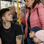 Neugodan sukob u autobusu završio se neočekivanim otkrićem: mladić s protezom promijenio je cijeli ton rasprave Neugodan sukob u autobusu završio se neočekivanim otkrićem: mladić s protezom promijenio je cijeli ton rasprave - featured image