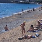 ŽENA NA PLAŽI U CRNOJ GORI ŠOKIRALA LJUDE: Ne kupa se, SVI GLEDAJU ŠTA DRŽI U RUKAMA – “ovo je kraj sveta” (VIDEO) ŽENA NA PLAŽI U CRNOJ GORI ŠOKIRALA LJUDE: Ne kupa se, SVI GLEDAJU ŠTA DRŽI U RUKAMA – “ovo je kraj sveta” (VIDEO) - featured image