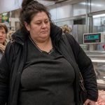 Svakog dana jedna starica kupovala je čak 60 kilograma govedine… A kada je policija otkrila zašto joj je potrebno toliko mesa, svi su ostali bez reči… Svakog dana jedna starica kupovala je čak 60 kilograma govedine… A kada je policija otkrila zašto joj je potrebno toliko mesa, svi su ostali bez reči… - featured image