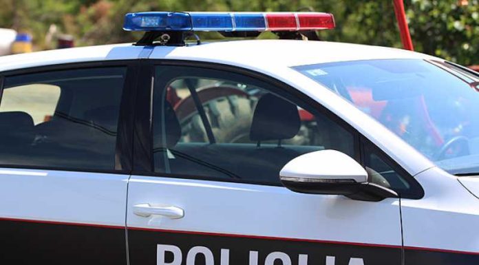 Maloljetnica hladnim oružjem povrijedila dvije djevojčice u školskom dvorištu