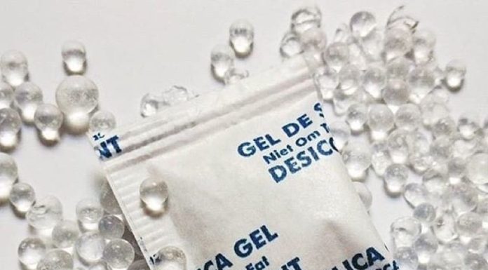Ove paketiće svi bacamo nakon kupnje obuće, a zapravo su jako korisni: Znate li za šta služe?